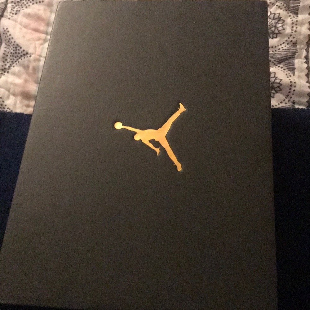 11 Retro Low BG